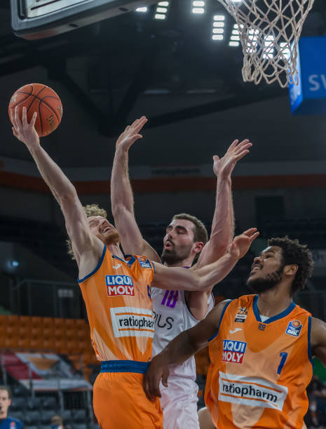 整半场控球 整半场控球